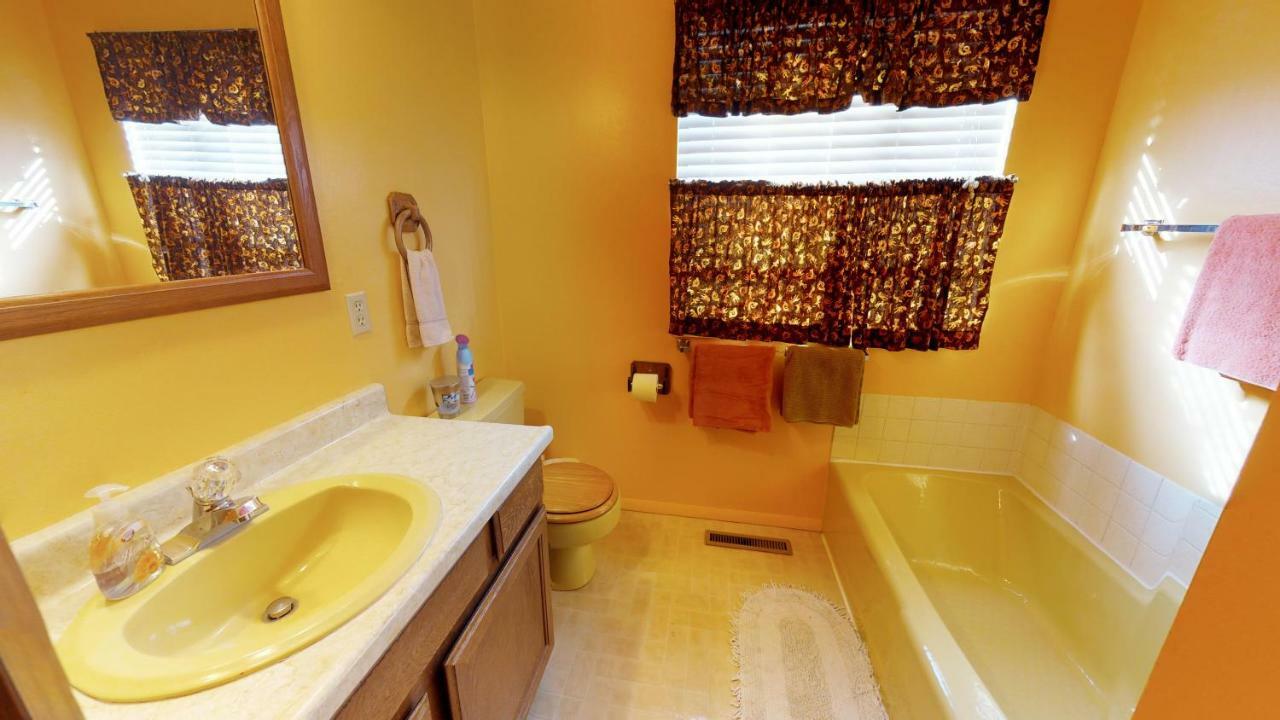 Hideout Ft Abajo 2 Bedroom Cabin, Stunning Views, Secluded! مونتيسلو المظهر الخارجي الصورة